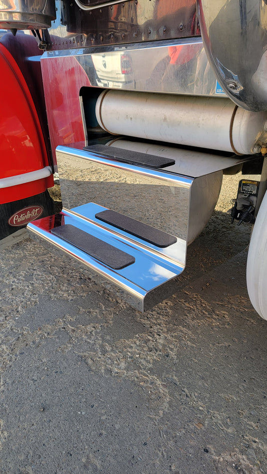 Peterbilt battery cover and DPF cover