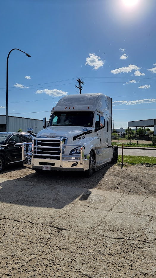 Freightliner Cascadia bumper newer 18-25