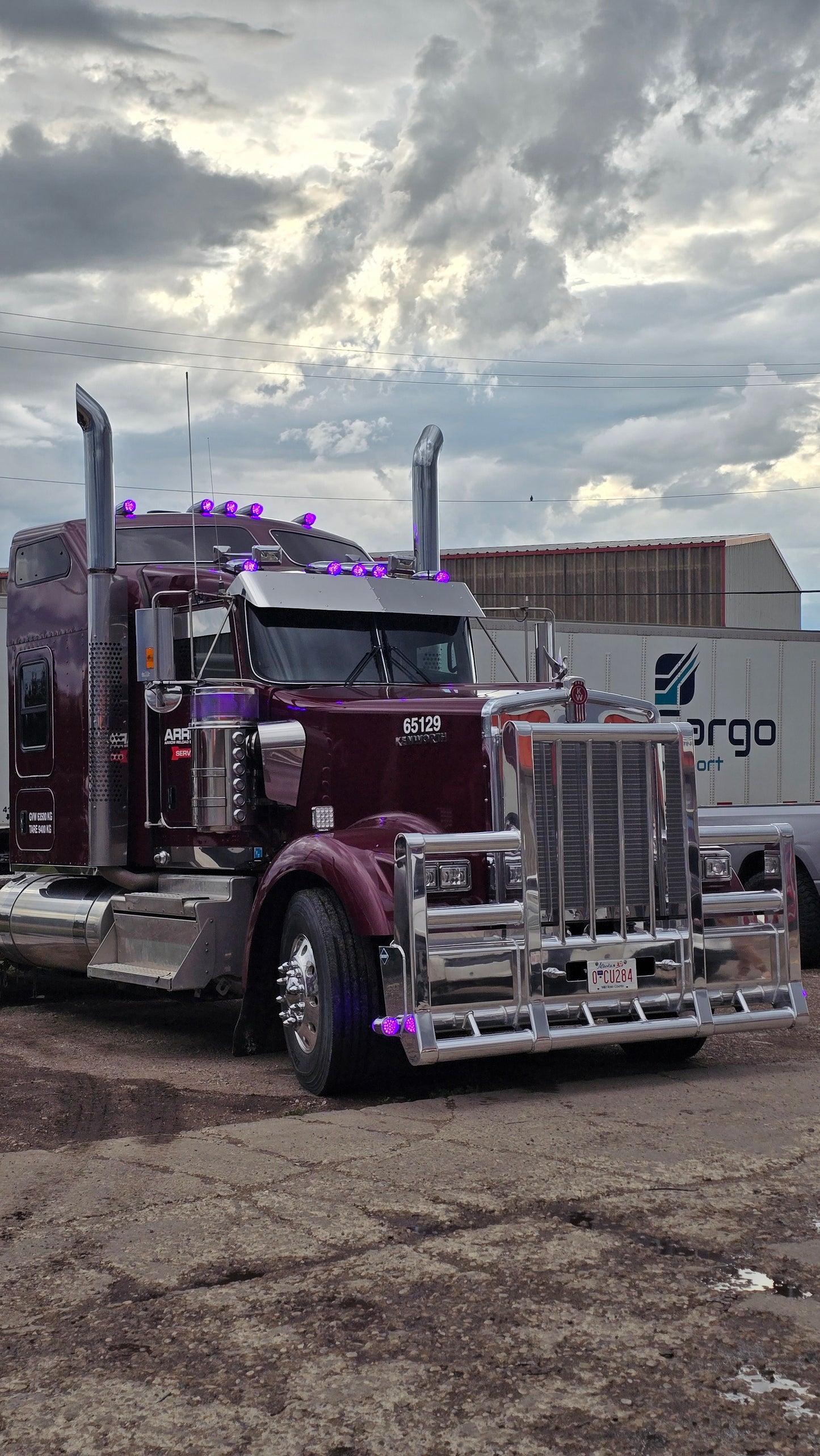 HERD Super Road Train With Vertical Tubes for Kenworth W900L