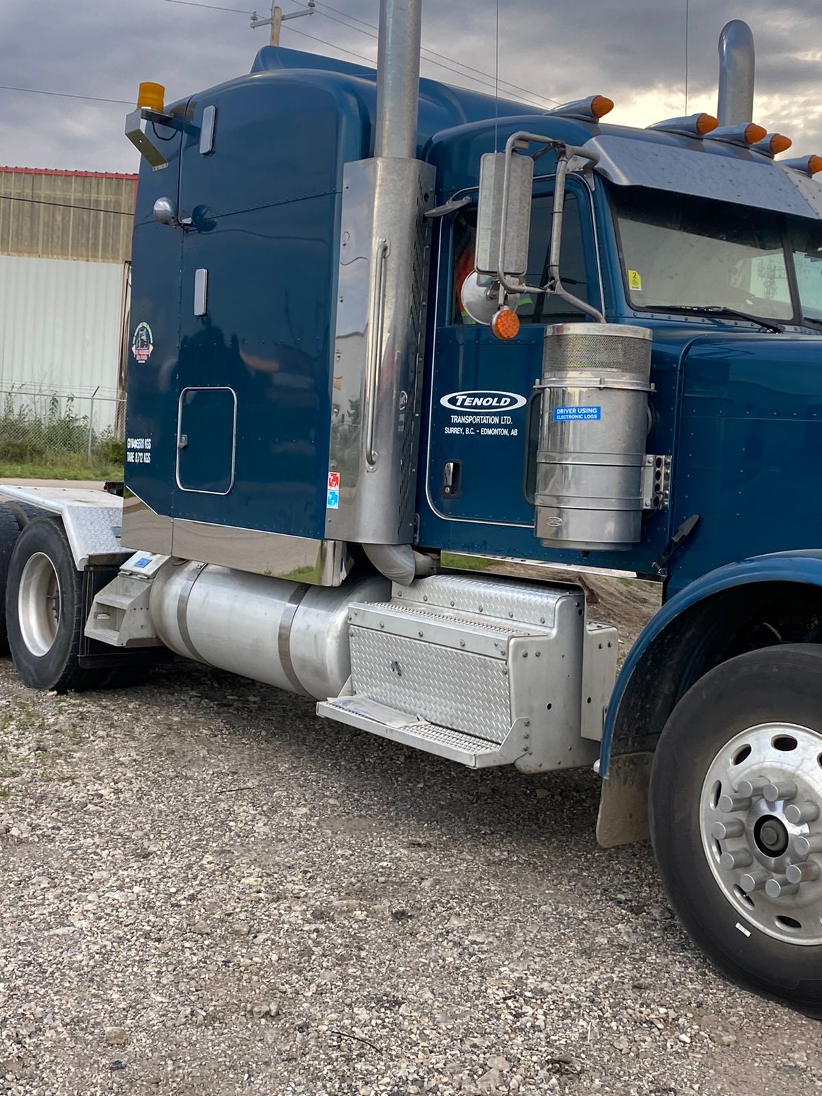 389 Peterbilt short hood 8" stainless steel body kit (skirting).